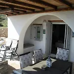 Art House In Aspro Chorio, 2-4 Guests *