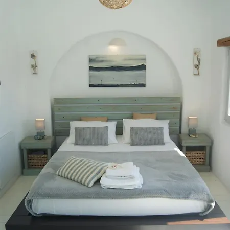 Art House In Aspro Chorio, 2-4 Guests