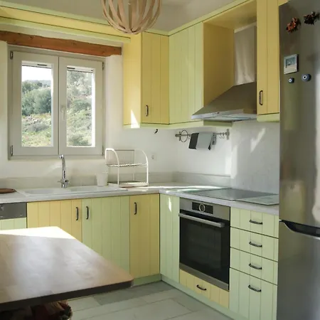 Art House In Aspro Chorio, 2-4 Guests