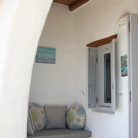 Art House In Aspro Chorio, 2-4 Guests