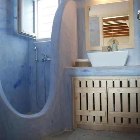 Art House In Aspro Chorio, 2-4 Guests