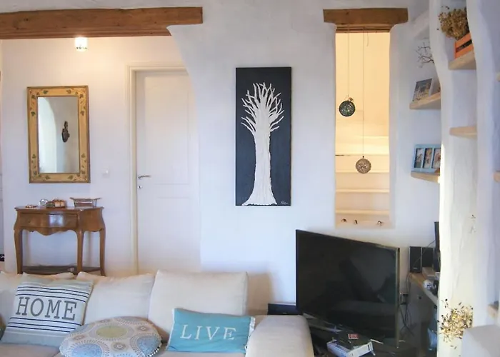 Art House In Aspro Chorio, 2-4 Guests Holiday home Aspro Chorio