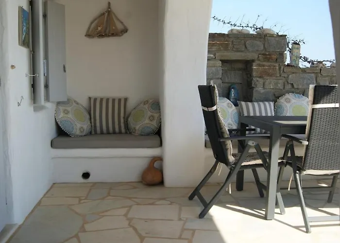 Art House In Aspro Chorio, 2-4 Guests