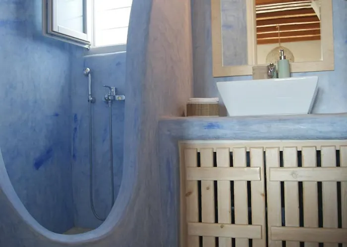 Art House In Aspro Chorio, 2-4 Guests